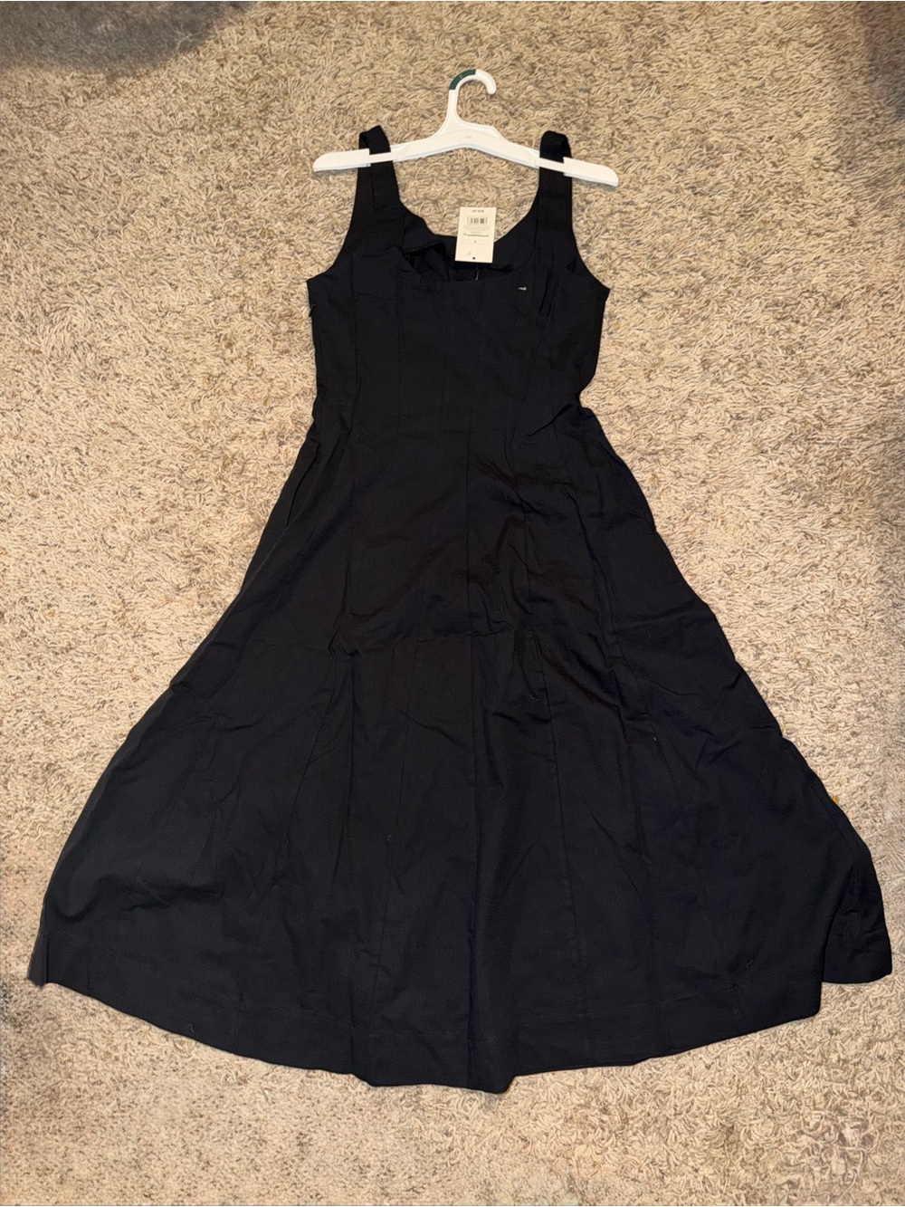 Classic Black Sleeveless A-Line Dress with pockets midi length - Picture 2 of 6